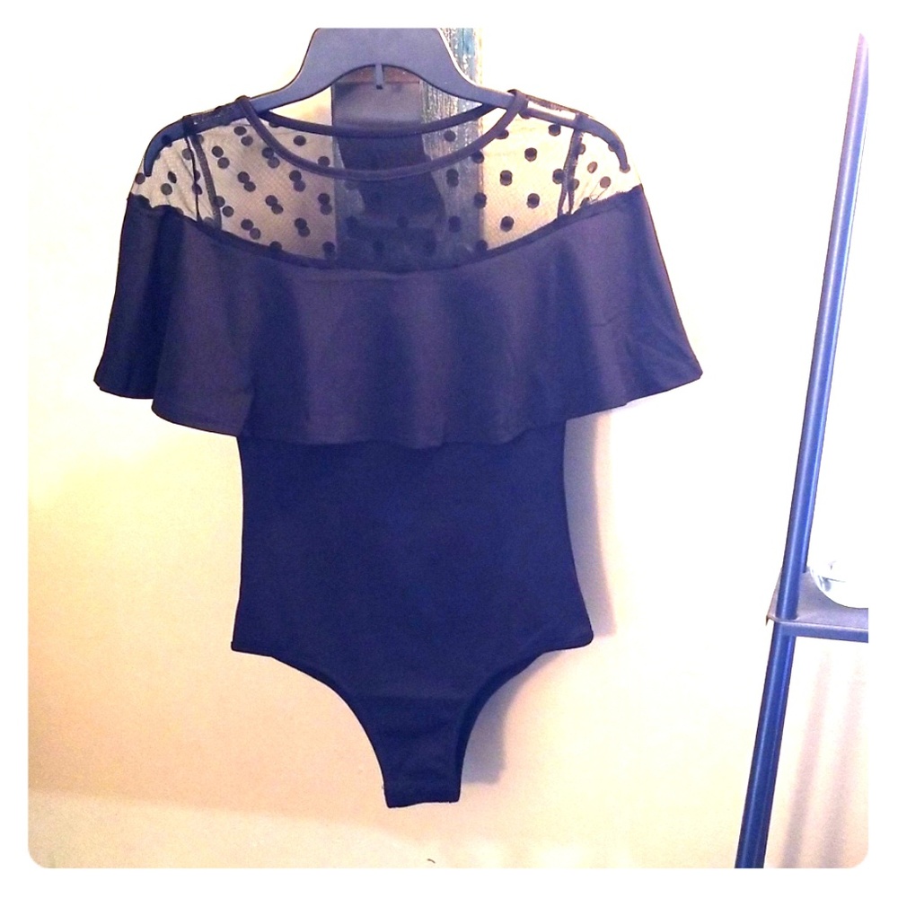 NWOT Sexy Polka dot Swing shoulder bodysuit